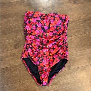 NWT J.Crew strapless/straps floral ruched Swimsuit, sz 10